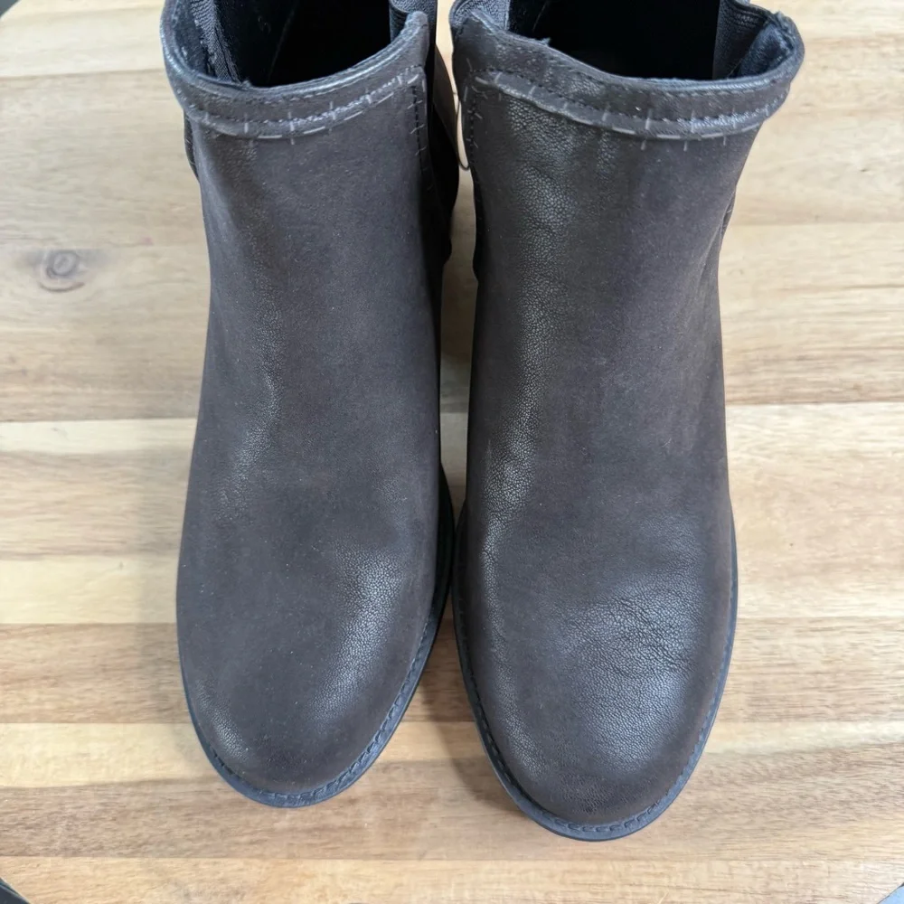 New Torrid Lug Heeled Chelsea Bootie Womens Size 13 - Picture 2 of 8